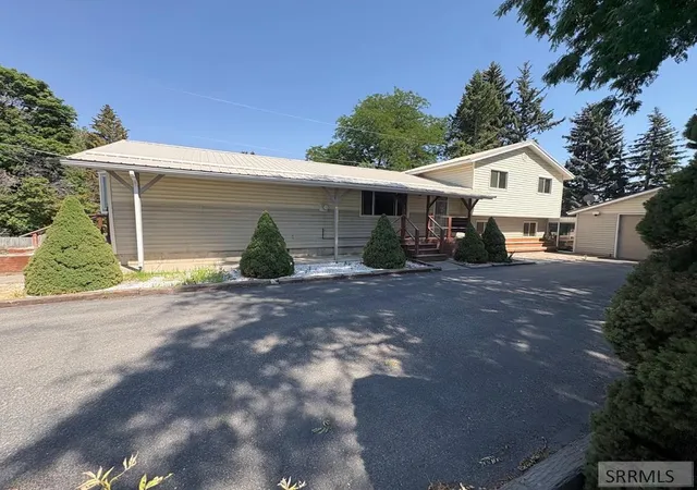 Photo 2 of Single family home for sale at 880 1st Street, Idaho Falls, ID 83401 | MLS# 2187889 | Listing updated on 2026-08-25