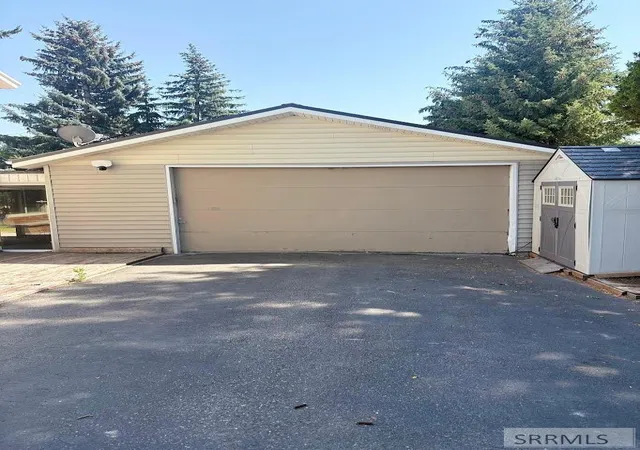 Photo 3 of Single family home for sale at 880 1st Street, Idaho Falls, ID 83401 | MLS# 2187889 | Listing updated on 2026-09-30