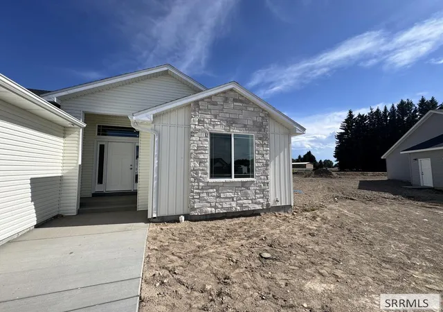 Photo 2 of Single family home for sale at 389 Wind River Dr, Shelley, ID 83274 | MLS# 2188819 | Listing updated on 2026-09-18