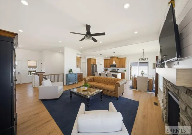 Photo 4 of Single family home for sale at 902 Jack Ln, Idaho Falls, ID 83402 | MLS# 2187153 | Listing updated on 2026-09-02