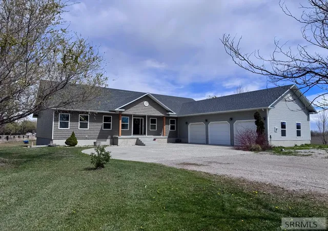 Homes for sale in Menan, ID | 634 N 3200 E, Menan, ID 83434 | MLS# 2185965