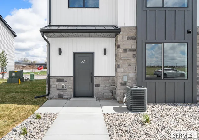 3rd image of 751 Curlew Dr, Ammon, ID 83406 | MLS# 2188800