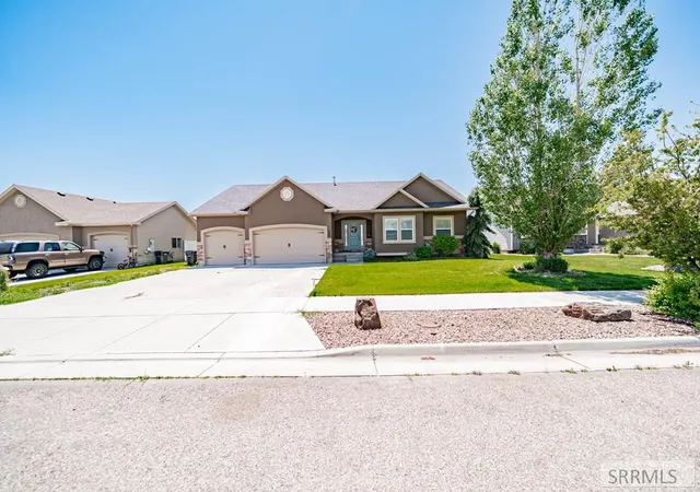 Photo 2 of Single family home for sale at 315 Pointe Dr, Idaho Falls, ID 83401 | MLS# 2188164 | Listing updated on 2026-07-29