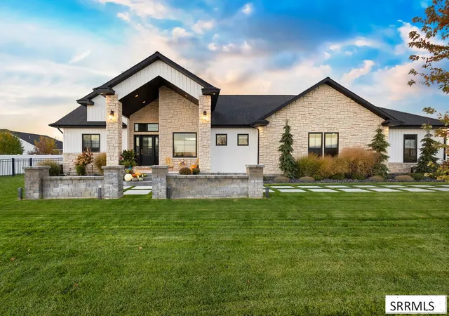 Photo 2 of Sale Pending at 360 Palisade Dr, Idaho Falls, ID 83404 | MLS# 2188600 | Listing updated on 2026-09-04