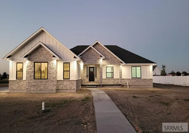 Homes for sale in Rexburg, ID | 832 Oak Hill Way, Rexburg, ID 83440 | MLS# 2170159