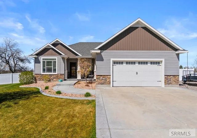 Photo 2 of Sale Pending at 3221 E Ringneck Dr, Idaho Falls, ID 83401 | MLS# 2185432 | Listing updated on 2026-05-27