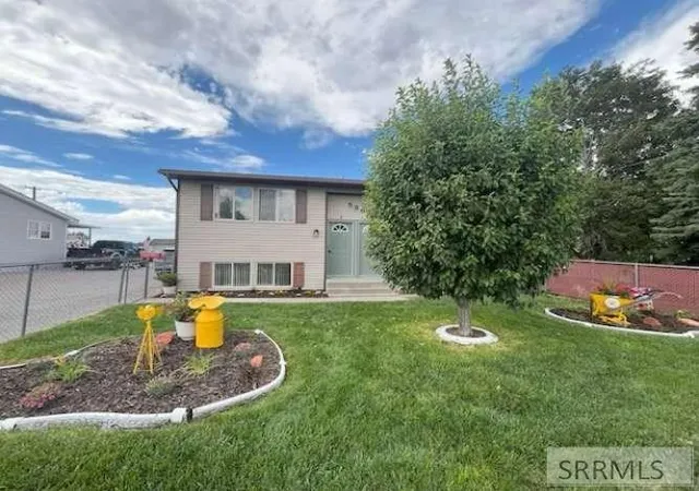 Photo 2 of Multi family home for sale at 586 Boyd, Pocatello, ID 83202 | MLS# 2187903 | Listing updated on 2026-08-31