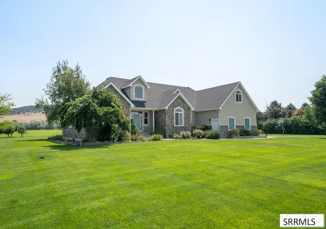Photo 3 of Mansion for sale at 1033 N 1200 E, Shelley, ID 83274 | MLS# 2188416 | Listing updated on 2026-09-15