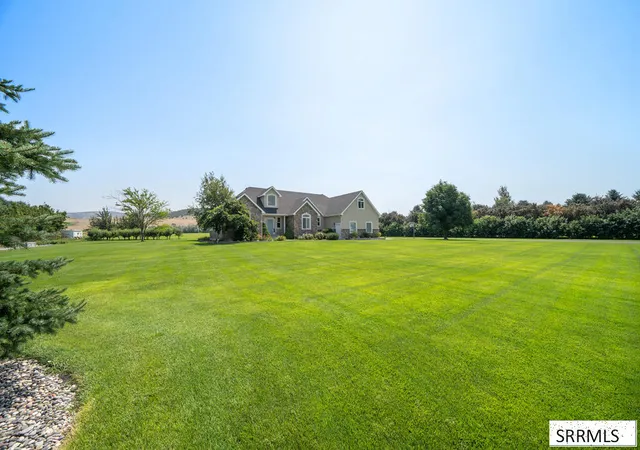 Photo 4 of Single family home for sale at 1033 N 1200 E, Shelley, ID 83274 | MLS# 2188416 | Listing updated on 2026-10-06