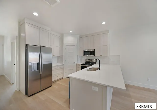 Photo 3 of Townhouse for sale at 1362 Gary Dr, Blackfoot, ID 83221 | MLS# 2188433 | Listing updated on 2026-08-10