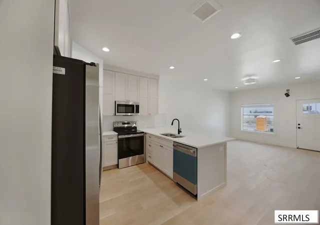Photo 4 of Townhouse for sale at 1362 Gary Dr, Blackfoot, ID 83221 | MLS# 2188433 | Listing updated on 2026-08-10