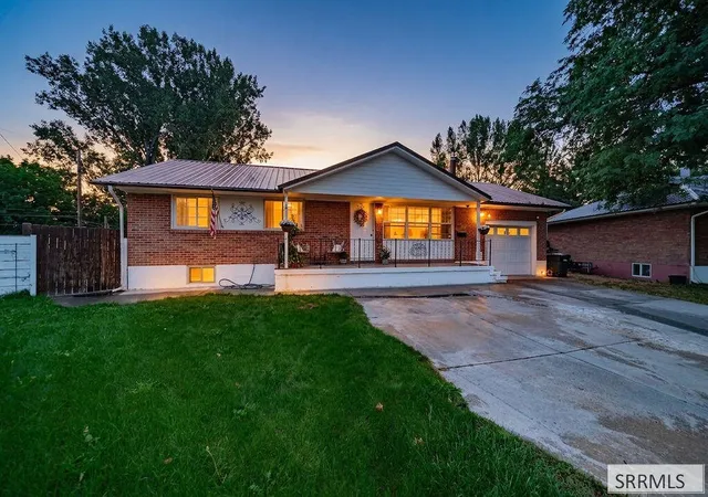 Photo 1 of Single family home for sale at 867 Maplewood Dr, Idaho Falls, ID 83401 | MLS# 2188902 | Listing updated on 2026-09-17