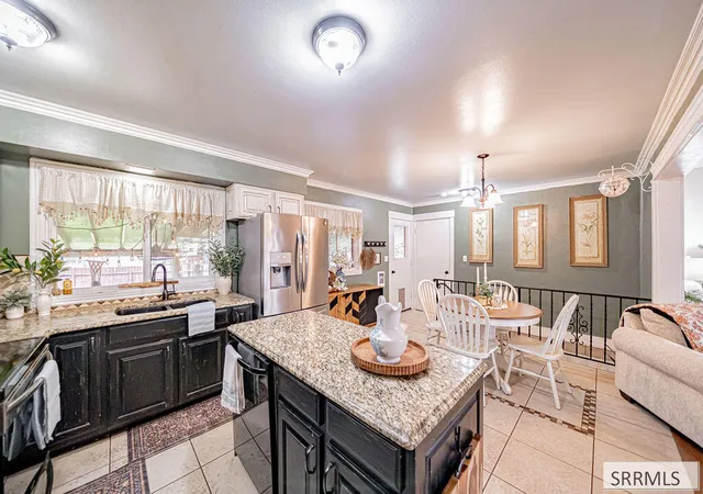 Photo 3 of Single family home for sale at 867 Maplewood Dr, Idaho Falls, ID 83401 | MLS# 2188902 | Listing updated on 2026-09-17