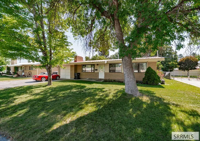 Photo 2 of Sale Pending at 618 Davidson Dr, Idaho Falls, ID 83401 | MLS# 2188907 | Listing updated on 2026-09-04