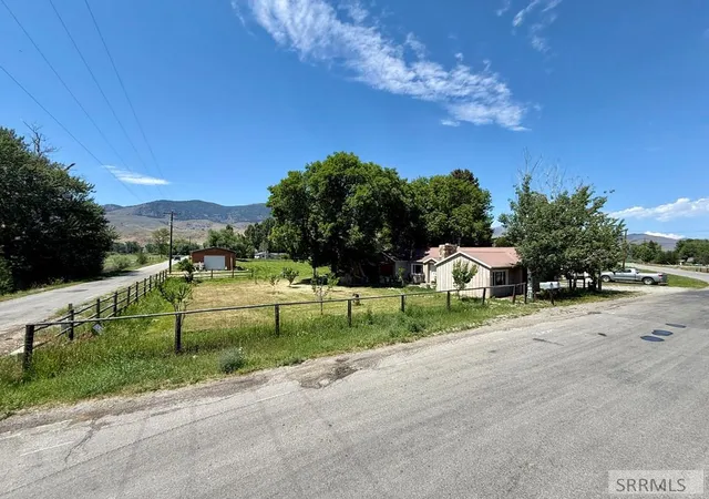 Photo 2 of Single family home for sale at 2 Hammon Dr, Salmon, ID 83467 | MLS# 2187883 | Listing updated on 2026-07-19