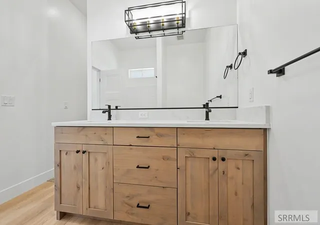 Photo 4 of Single family home for sale at 932 Montezuma St, Idaho Falls, ID 83402 | MLS# 2187132 | Listing updated on 2026-08-25