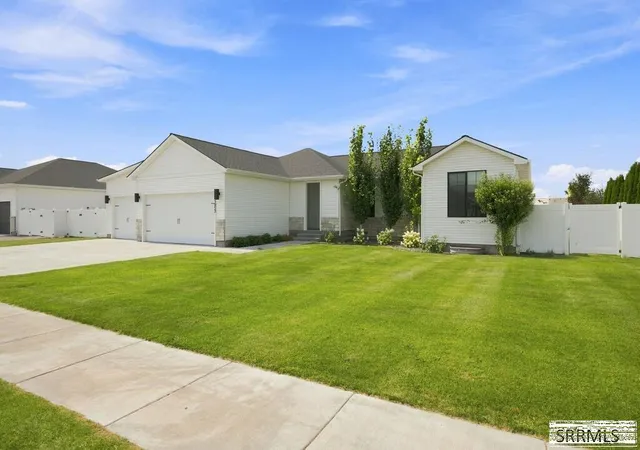 Photo 2 of Single family home for sale at 1953 N Mesa Canyon Dr, Idaho Falls, ID 83401 | MLS# 2188496 | Listing updated on 2026-09-22
