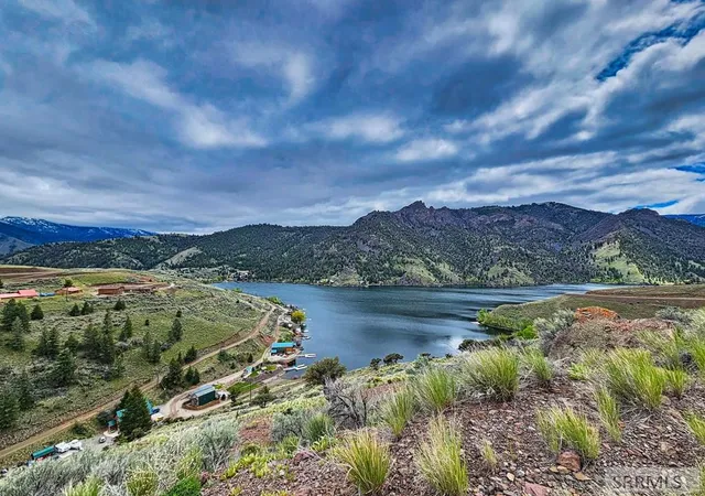 4th image of 53 S Shoreline Dr, Salmon, ID 83467 | MLS# 2187311