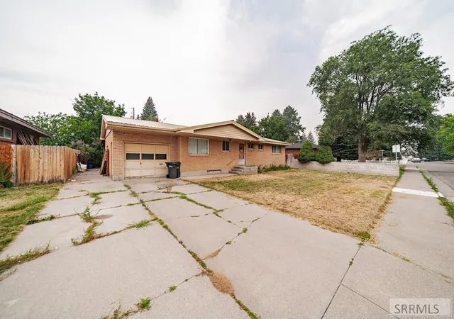 Photo 2 of Sale Pending at 240 Lincoln Dr, Idaho Falls, ID 83401 | MLS# 2188093 | Listing updated on 2026-09-10