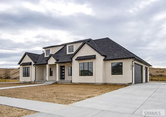 Photo 2 of Single family home for sale at 5707 Long Cove Dr, Idaho Falls, ID 83404 | MLS# 2187462 | Listing updated on 2026-09-21