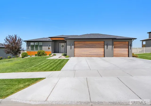 Photo 1 of Single family home for sale at 609 S Hidden Valley Rd, Rexburg, ID 83440 | MLS# 2186864 | Listing updated on 2026-10-10