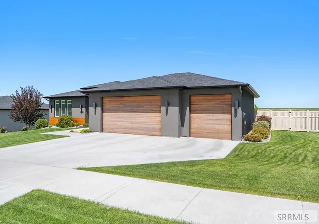 Photo 2 of Single family home for sale at 609 S Hidden Valley Rd, Rexburg, ID 83440 | MLS# 2186864 | Listing updated on 2026-10-10