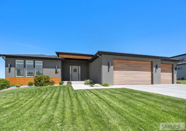 Photo 3 of Single family home for sale at 609 S Hidden Valley Rd, Rexburg, ID 83440 | MLS# 2186864 | Listing updated on 2026-10-10