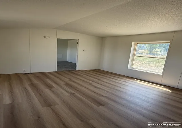 Photo 3 of Sale Pending at 1140 N 1350 E, Shelley, ID 83274 | MLS# 2188627 | Listing updated on 2026-09-04