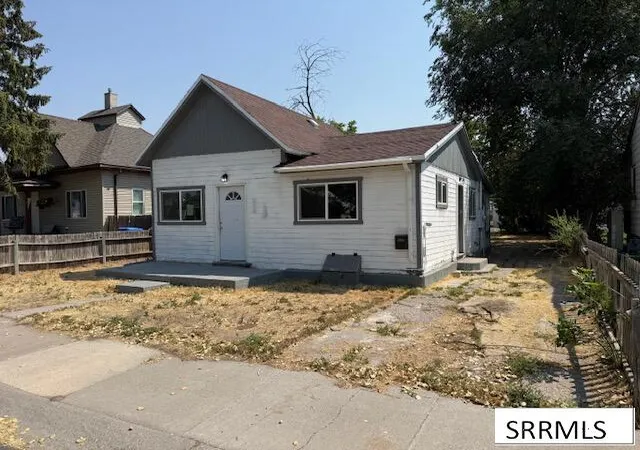 Photo 2 of Single family home for sale at 220 Randolph Ave, Pocatello, ID 83201 | MLS# 2188386 | Listing updated on 2026-09-10