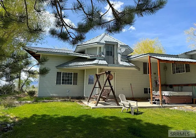 Photo 3 of Single family home for sale at 3925 N 3650 W, Moore, ID 83255 | MLS# 2186983 | Listing updated on 2026-09-02