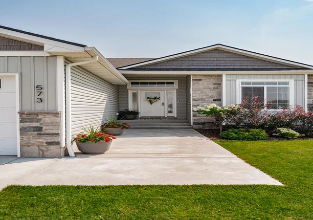 Photo 3 of Sale Pending at 573 W 40 S, Blackfoot, ID 83221 | MLS# 2188525 | Listing updated on 2026-09-08