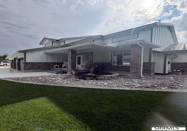 Photo 3 of Single family home for sale at 5517 Concord Cir, Idaho Falls, ID 83401 | MLS# 2188073 | Listing updated on 2026-09-09