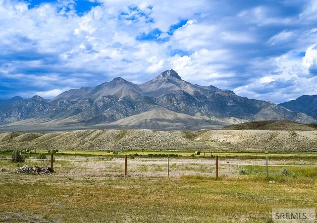 Photo 2 of Manufactured home for sale at 4522 Cottonwood Grove Rd, Mackay, ID 83251 | MLS# 2188071 | Listing updated on 2026-09-29