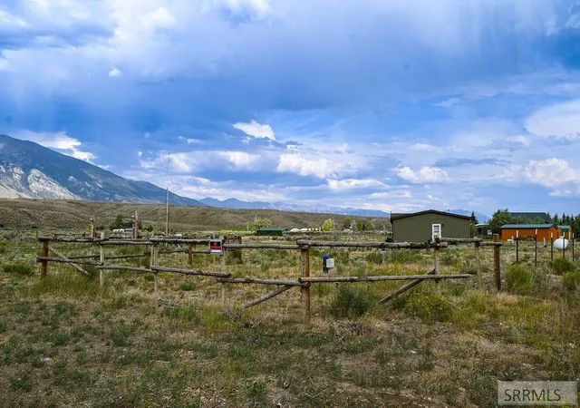 Photo 3 of Manufactured home for sale at 4522 Cottonwood Grove Rd, Mackay, ID 83251 | MLS# 2188071 | Listing updated on 2026-09-29