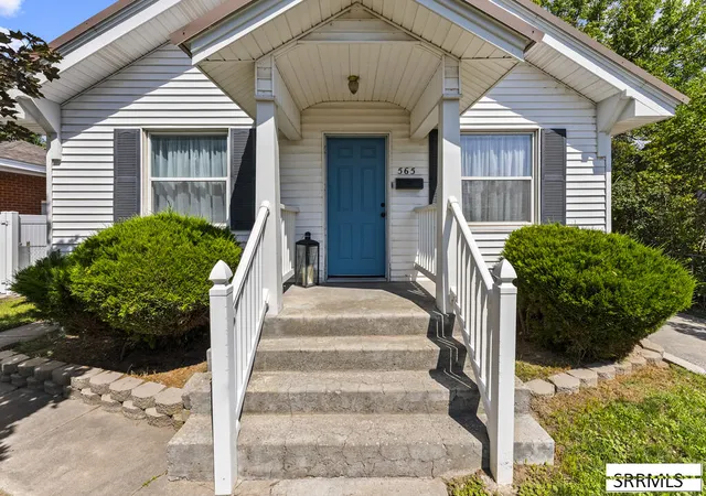 Photo 3 of Single family home for sale at 565 E 16th Street, Idaho Falls, ID 83404 | MLS# 2188766 | Listing updated on 2026-08-26