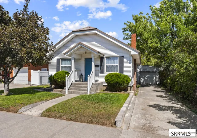Photo 3 of Single family home for sale at 565 E 16Th Street, Idaho Falls, ID 83404 | MLS# 2188766 | Listing updated on 2026-08-26
