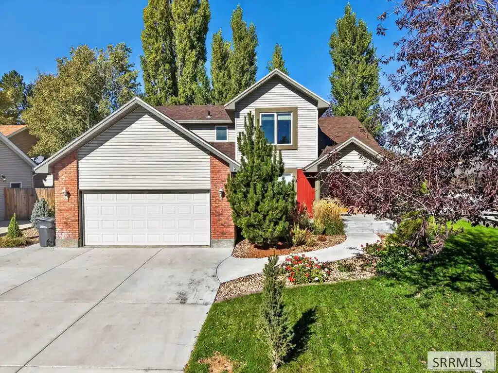 Single family home for sale at 915 Summerfield Dr, Idaho Falls, ID 83404 | MLS# 2189924