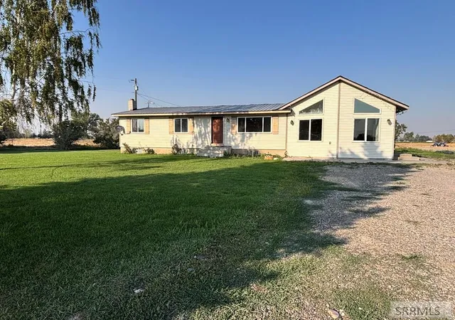 Photo 3 of Single family home for sale at 323 N 400 W, Blackfoot, ID 83221 | MLS# 2188348 | Listing updated on 2026-09-02