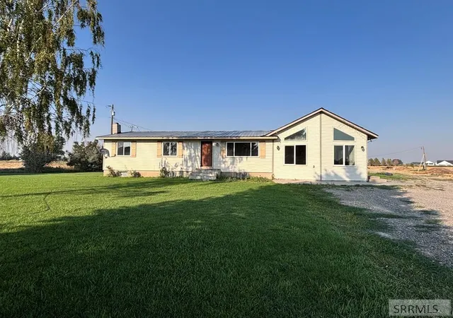 Photo 3 of Single family home for sale at 323 N 400 W, Blackfoot, ID 83221 | MLS# 2188348 | Listing updated on 2026-09-02