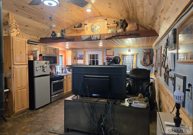 3rd image of 15 Bond Street, Ashton, ID 83420 | MLS# 2186835