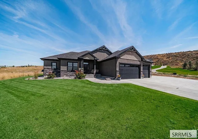 Photo 2 of Single family home for sale at 7091 S Green River Cir, Idaho Falls, ID 83406 | MLS# 2188869 | Listing updated on 2026-08-29
