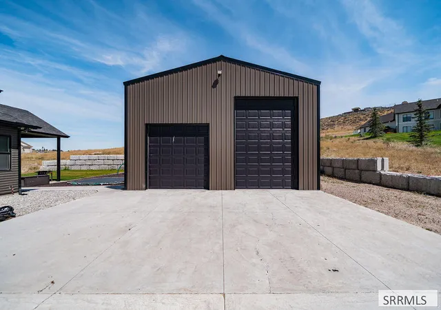 Photo 3 of Single family home for sale at 7091 S Green River Cir, Idaho Falls, ID 83406 | MLS# 2188869 | Listing updated on 2026-08-29