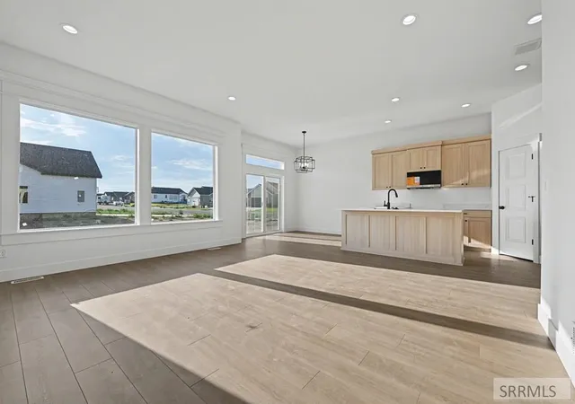 Photo 2 of Single family home for sale at 6939 Bronson Dr, Idaho Falls, ID 83402 | MLS# 2188011 | Listing updated on 2026-08-31