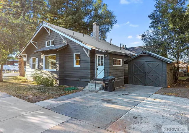 Photo 3 of Single family home for sale at 295 S Boulevard, Idaho Falls, ID 83401 | MLS# 2185577 | Listing updated on 2026-09-14