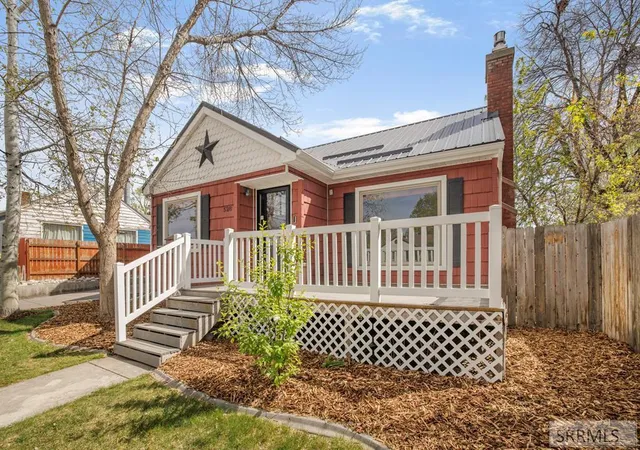 Homes for sale in Idaho Falls, ID | 528 10Th Street, Idaho Falls, ID 83404 | MLS# 2185773