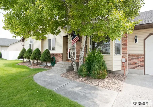 2nd image of 619 S Holladay Circle, Ammon, ID 83406 | MLS# 2188542