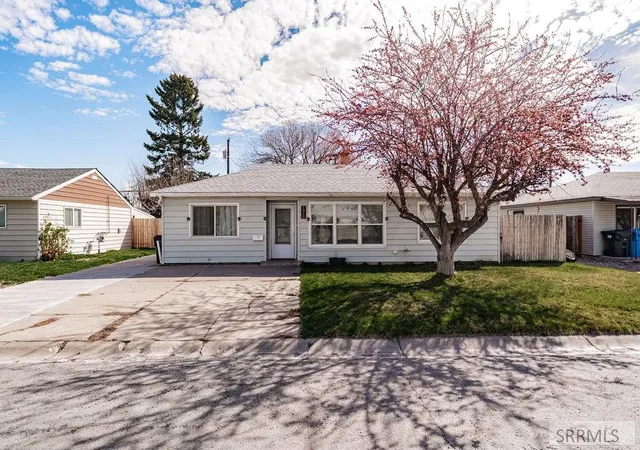 Homes for sale in Pocatello, ID | 1040 Everett Avenue, Pocatello, ID 83201 | MLS# 2185060