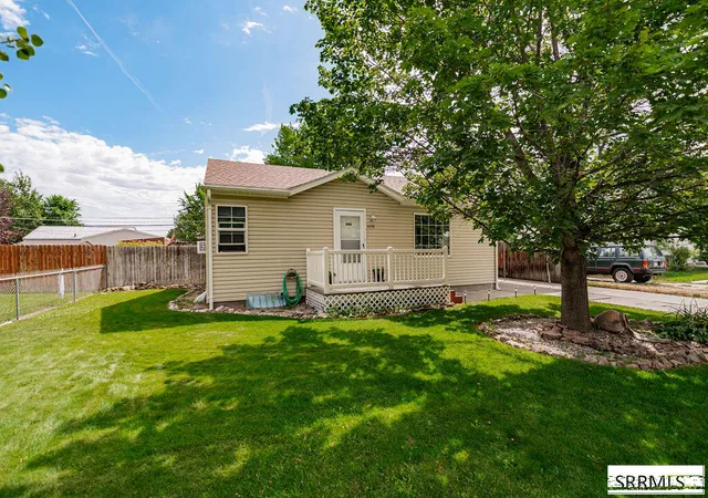 2nd image of 1058 Vine Avenue, Idaho Falls, ID 83402 | MLS# 2188604