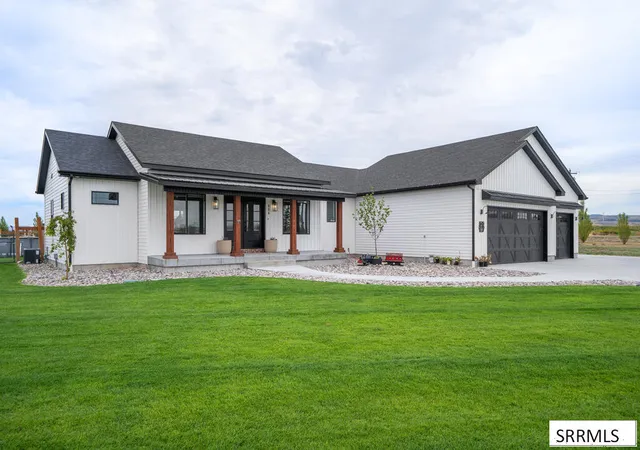 Photo 3 of Single family home for sale at 954 E 1100 N, Shelley, ID 83274 | MLS# 2188641 | Listing updated on 2026-09-28