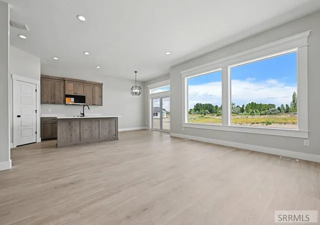 Photo 2 of Single family home for sale at 946 Montezuma St, Idaho Falls, ID 83402 | MLS# 2187515 | Listing updated on 2026-08-31